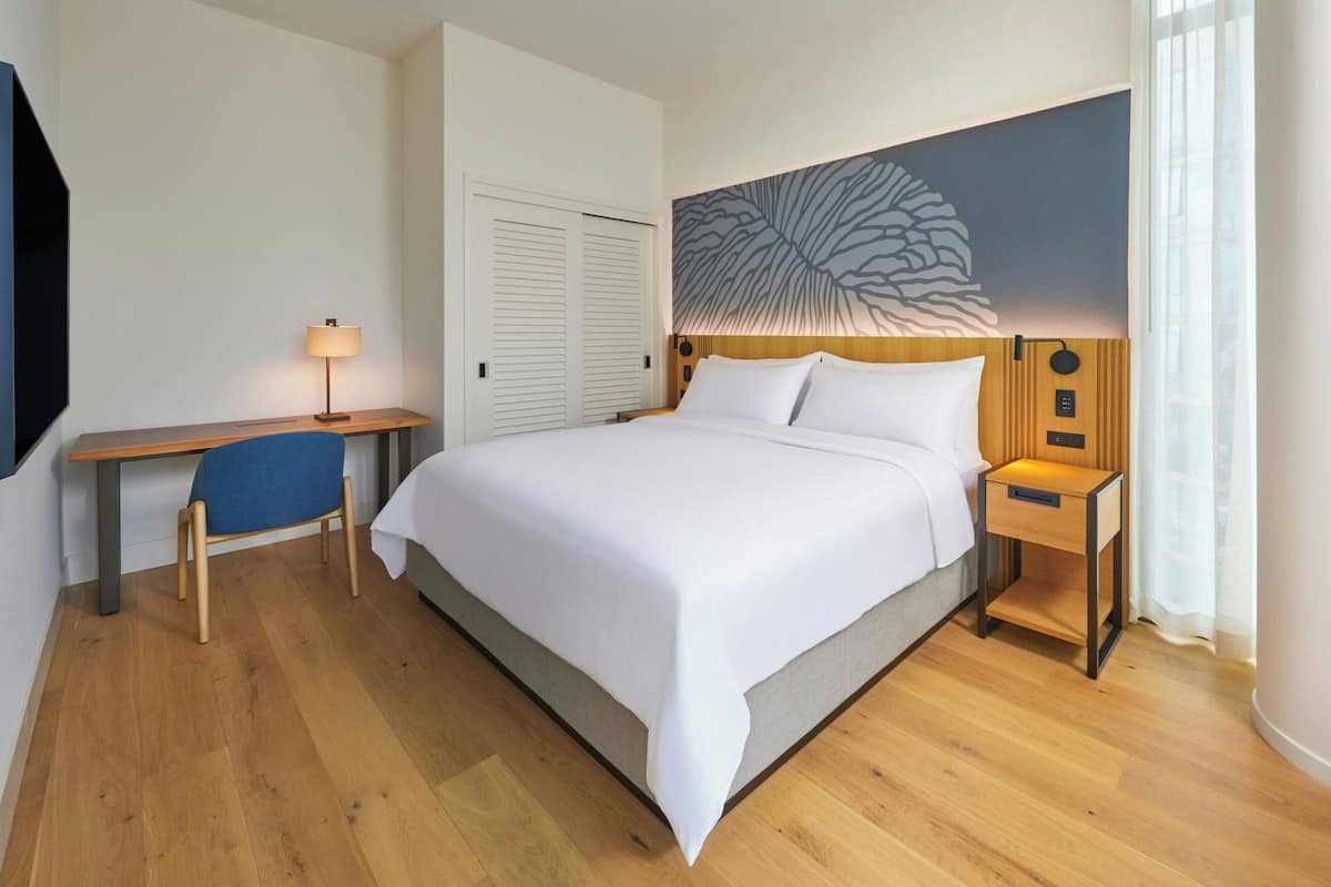 Suite, 1 Bedroom, Non Smoking, Mountain View | Premium bedding, in-room safe, desk, laptop workspace