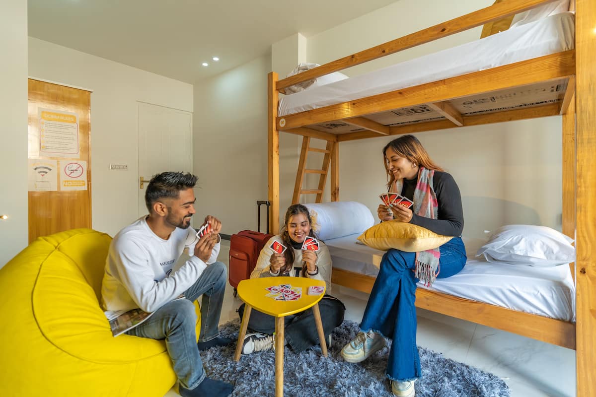 6 Bed Mixed Dormitory with Balcony | 1 bedroom, free WiFi, bed sheets
