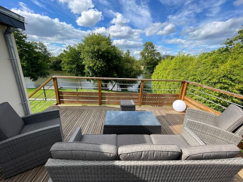 Chalet cosy à La Flèche avec terrasse et vue rivière