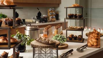 Free daily buffet breakfast