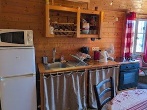 Fridge, microwave