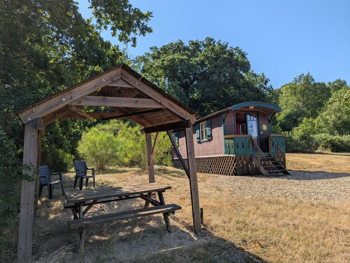 Roulotte cosy avec tout confort au cœur du Val de Loire, idéale pour découvrir les châteaux et la Sologne