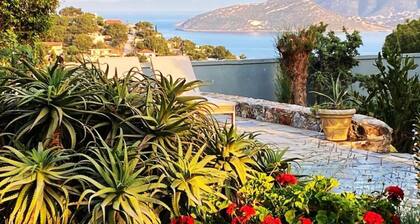 Villa-agave , by the sea in Porto-rafti Outside Athens