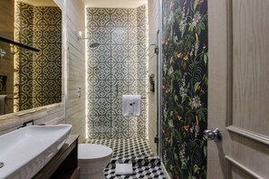 Bruser, hårtørrer, håndklæder