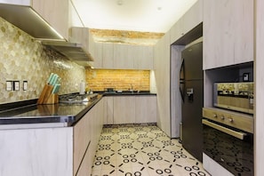 Fridge, microwave, oven, stovetop