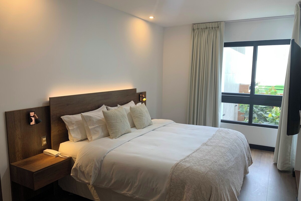 Egyptian cotton sheets, premium bedding, down comforters, desk