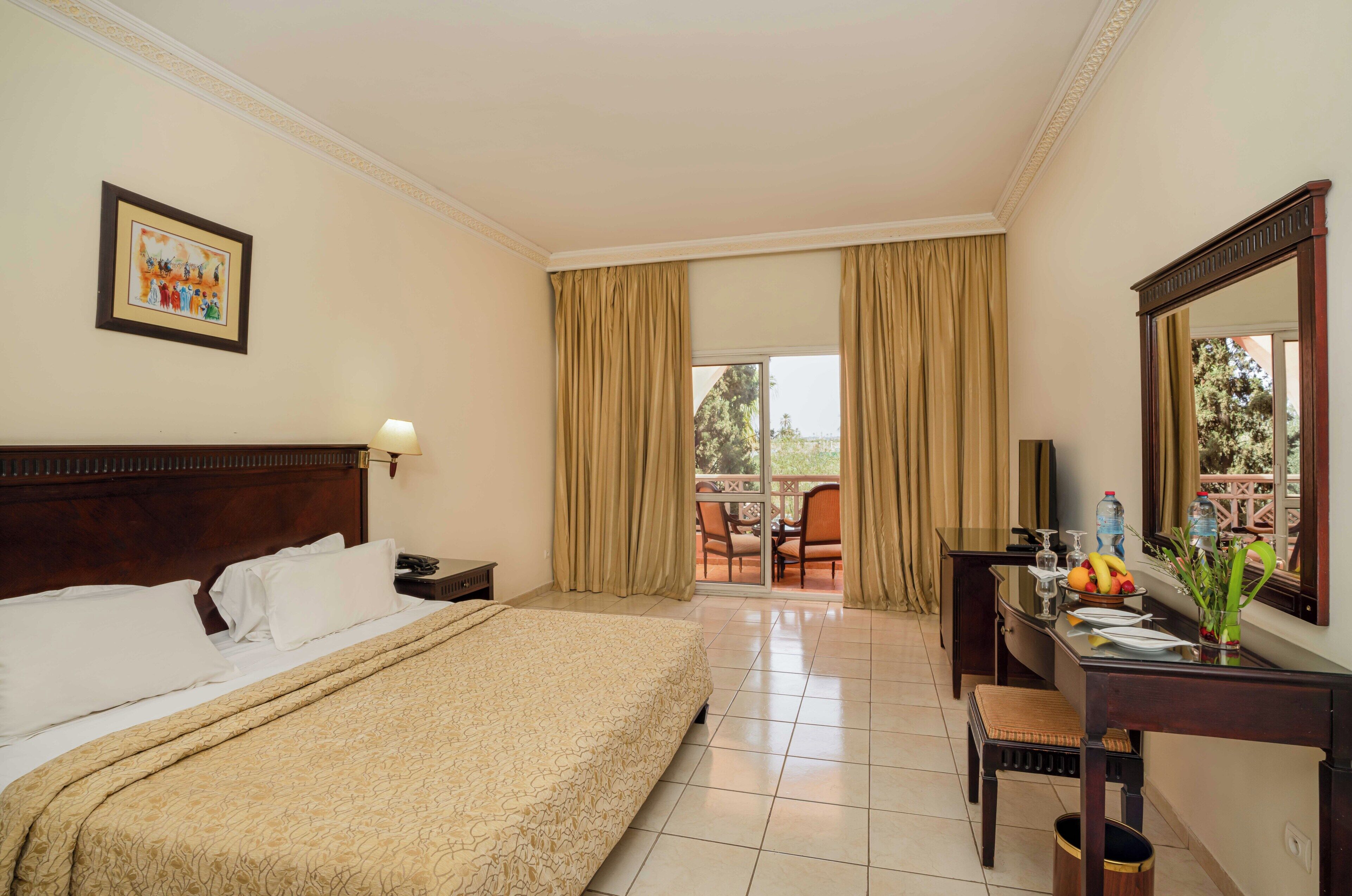 Premium bedding, in-room safe, individually decorated