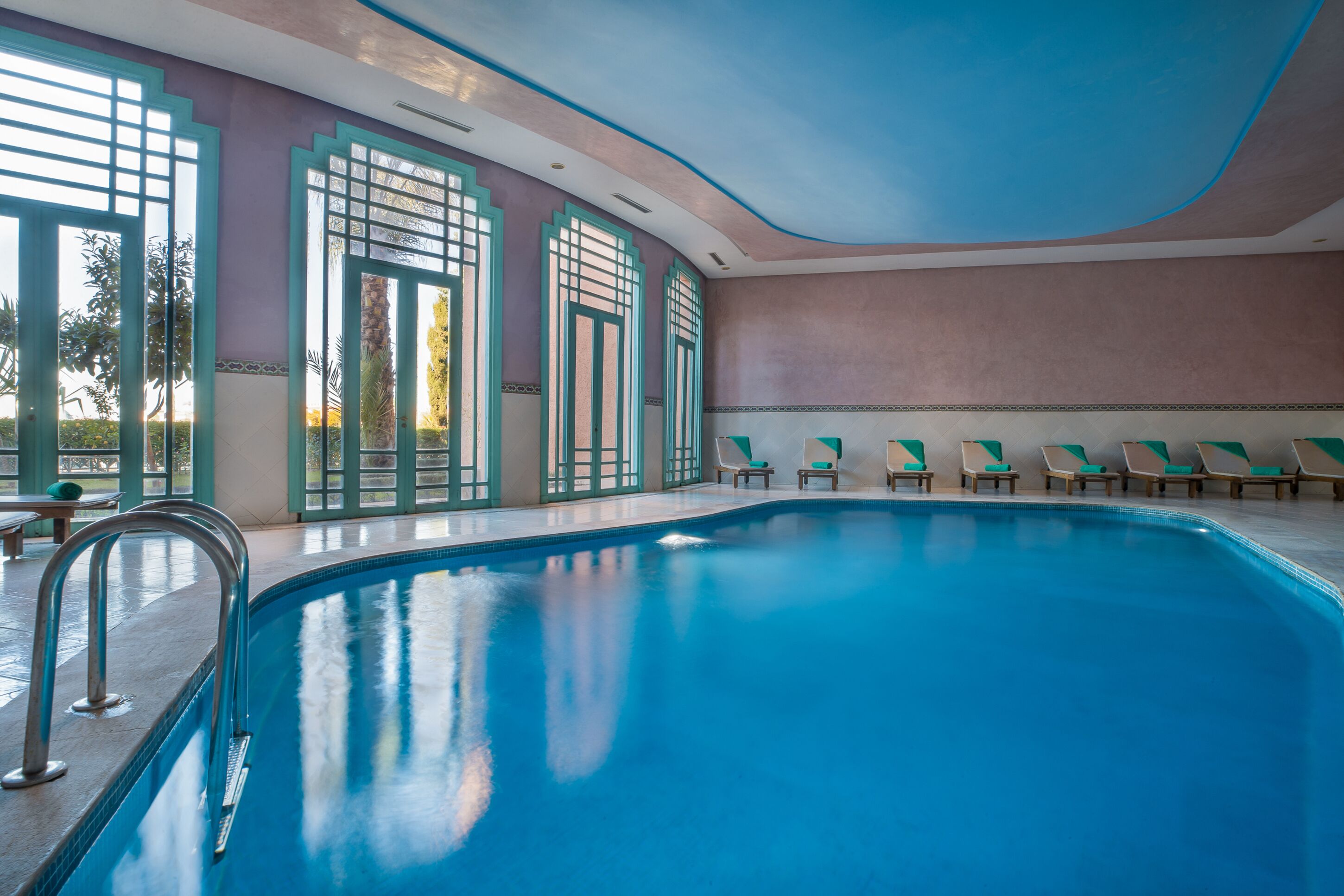 Piscine couverte, piscine extérieure