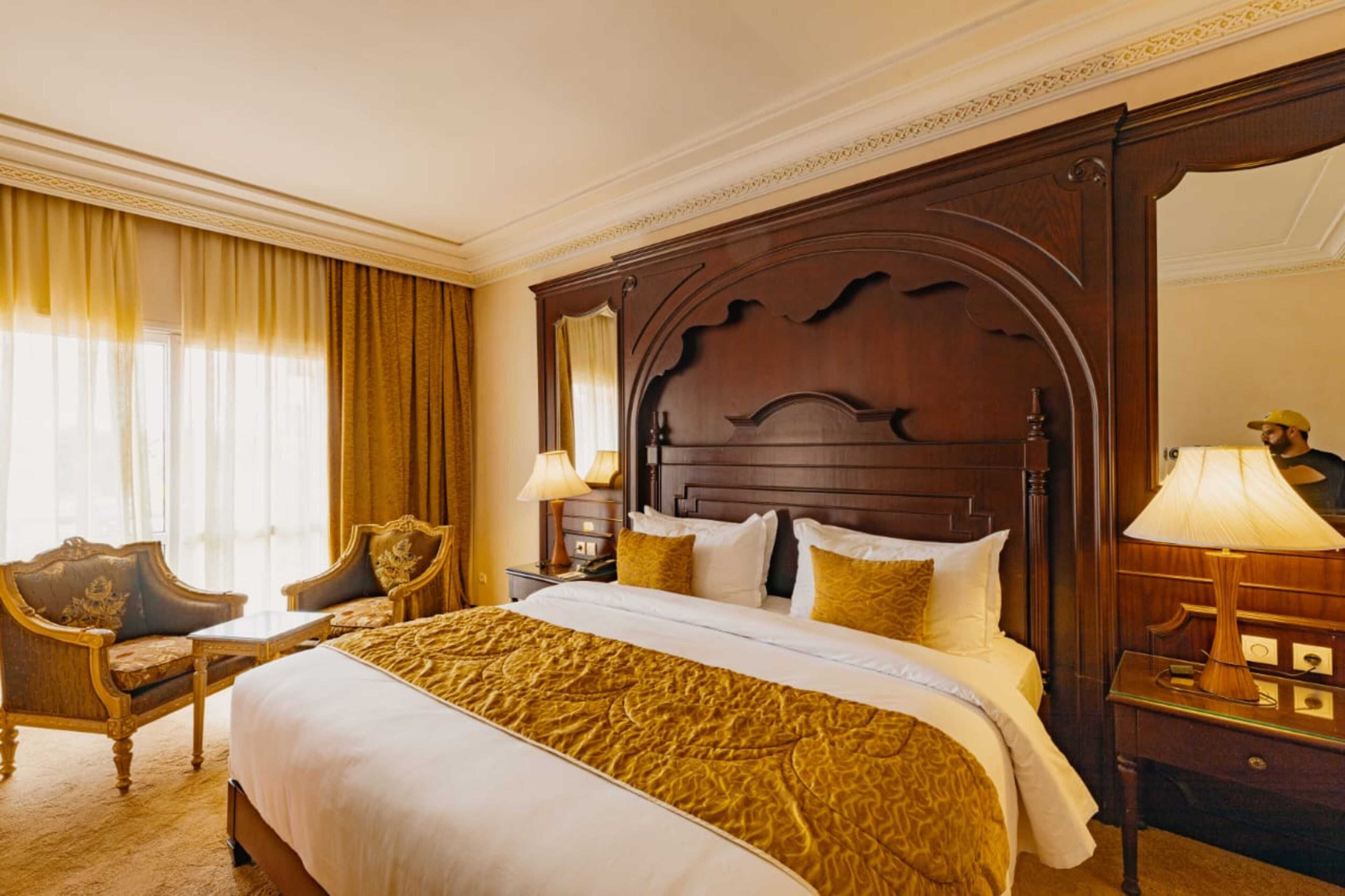 42-inch flat-screen TV with satellite channels, offices