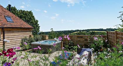 Dairy Barn by Bloom Stays - sleeps 2 guests in 1 bedroom