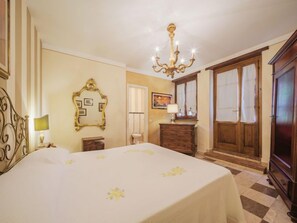 4 chambres, fer et planche à repasser, Wi-Fi