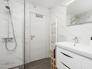 Hair dryer, towels - Noveanni by Interhome (Krk/Kornić)