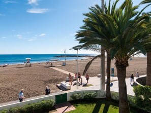 Una spiaggia nelle vicinanze