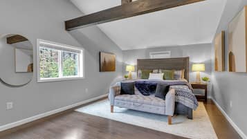 4 chambres, fer et planche à repasser, lit de bébé portatif