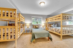 4 bedrooms, iron/ironing board, travel crib, free WiFi