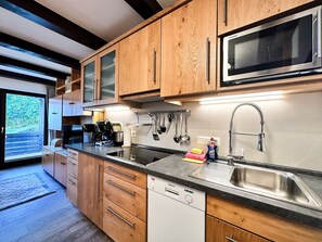 KĂŒhlschrank, Ofen, Herdplatte