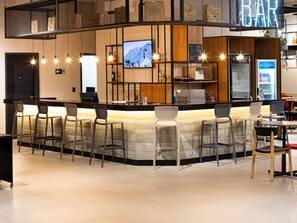 Bar (in der Unterkunft)