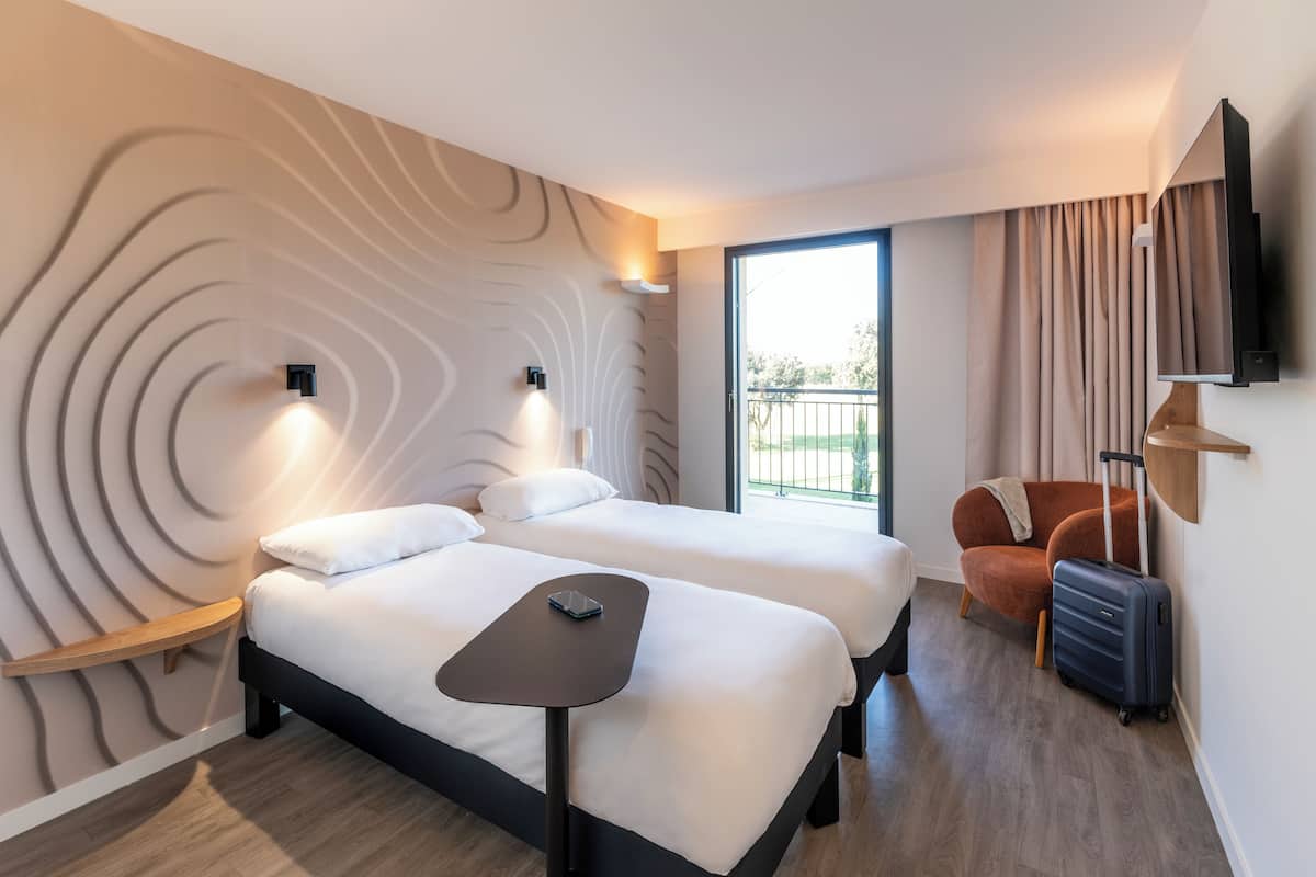 Standard Room, 2 Twin Beds, Balcony | Premium bedding, pillowtop beds, individually decorated