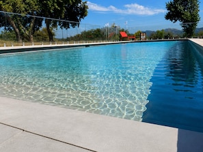 Seasonal outdoor pool - Ibis Styles Cabriès Aix-En-Provence Tgv  (Cabries)