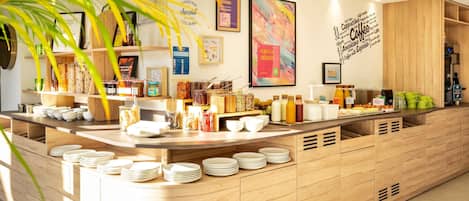 Free daily buffet breakfast