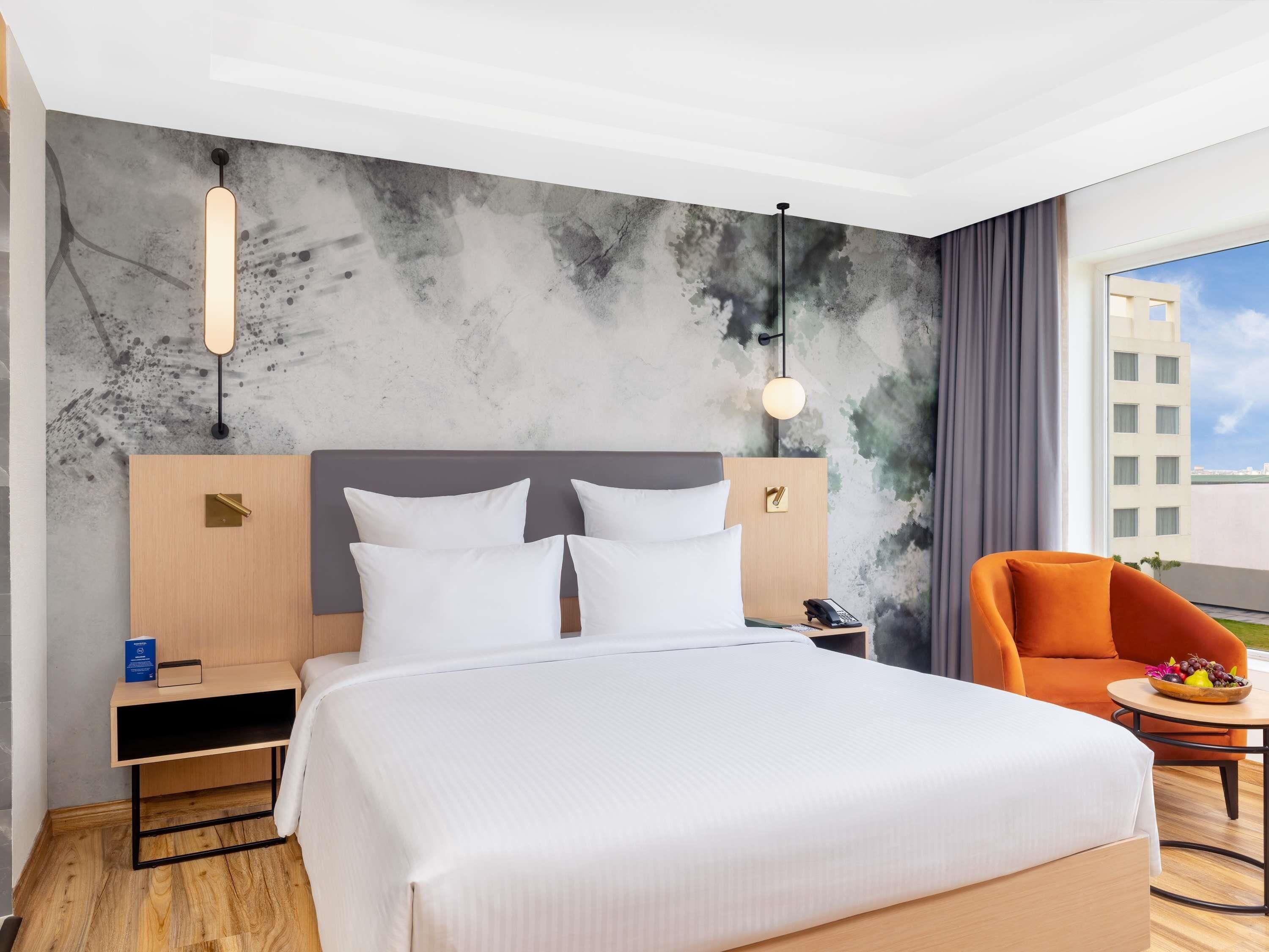 Míníbar, öryggish ólf í herbergi, sérvalin húsgögn, skrifborð