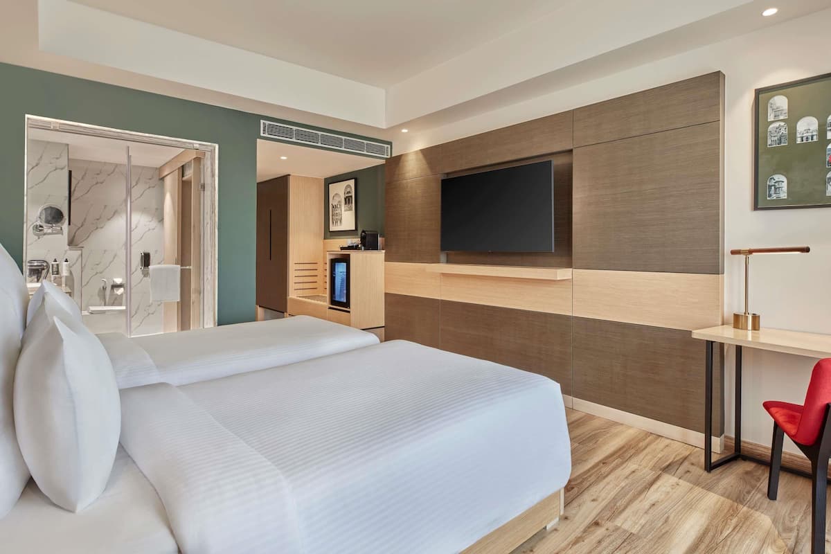 Minibar, in-room safe, individually furnished, desk