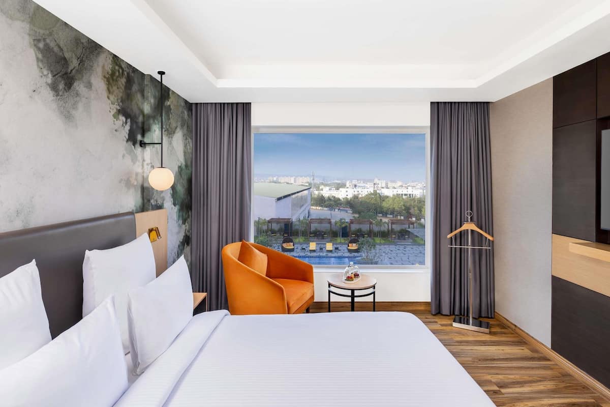 Minibar, in-room safe, individually furnished, desk