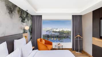 Minibar, in-room safe, individually furnished, desk