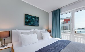 2 bedrooms, desk, iron/ironing board, travel cot - Nordlicht - First Row, Finnish Sauna, Fireplace, Sea View, Roof Terrace (Olpenitz)