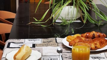 Petit-déjeuner continental compris tous les jours