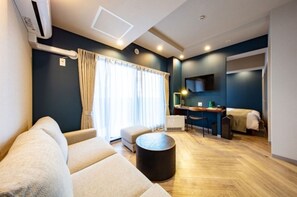 1 habitación, escritorio, tabla de planchar con plancha y wifi gratis 