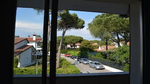 Estudio, balcón, vista a la ciudad | Vista desde la propiedad