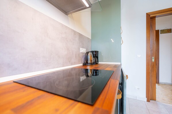 Căn hộ tiện nghi đơn giản, 2 phòng ngủ | Bếp riêng | Tủ lạnh, lò nướng, bếp nấu, dụng cụ nấu nướng/bát dĩa/dao nĩa