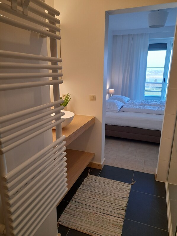 1 bedroom, iron/ironing board, WiFi