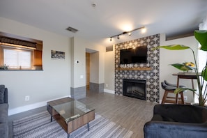 TV, fireplace, stereo, offices