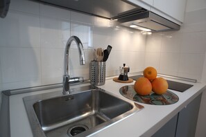 Fridge, microwave, coffee/tea maker, electric kettle