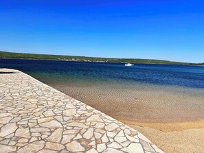 靠近海滩