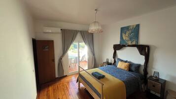 3 Schlafzimmer, Zimmersafe, Bügeleisen/Bügelbrett, Reisekinderbett