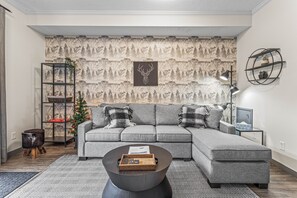 TV connectée, cheminée, jeux vidéo