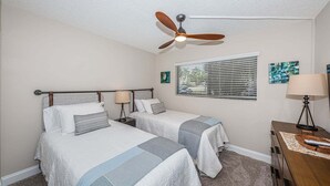 2 dormitorios, tabla de planchar con plancha, wifi y ropa de cama