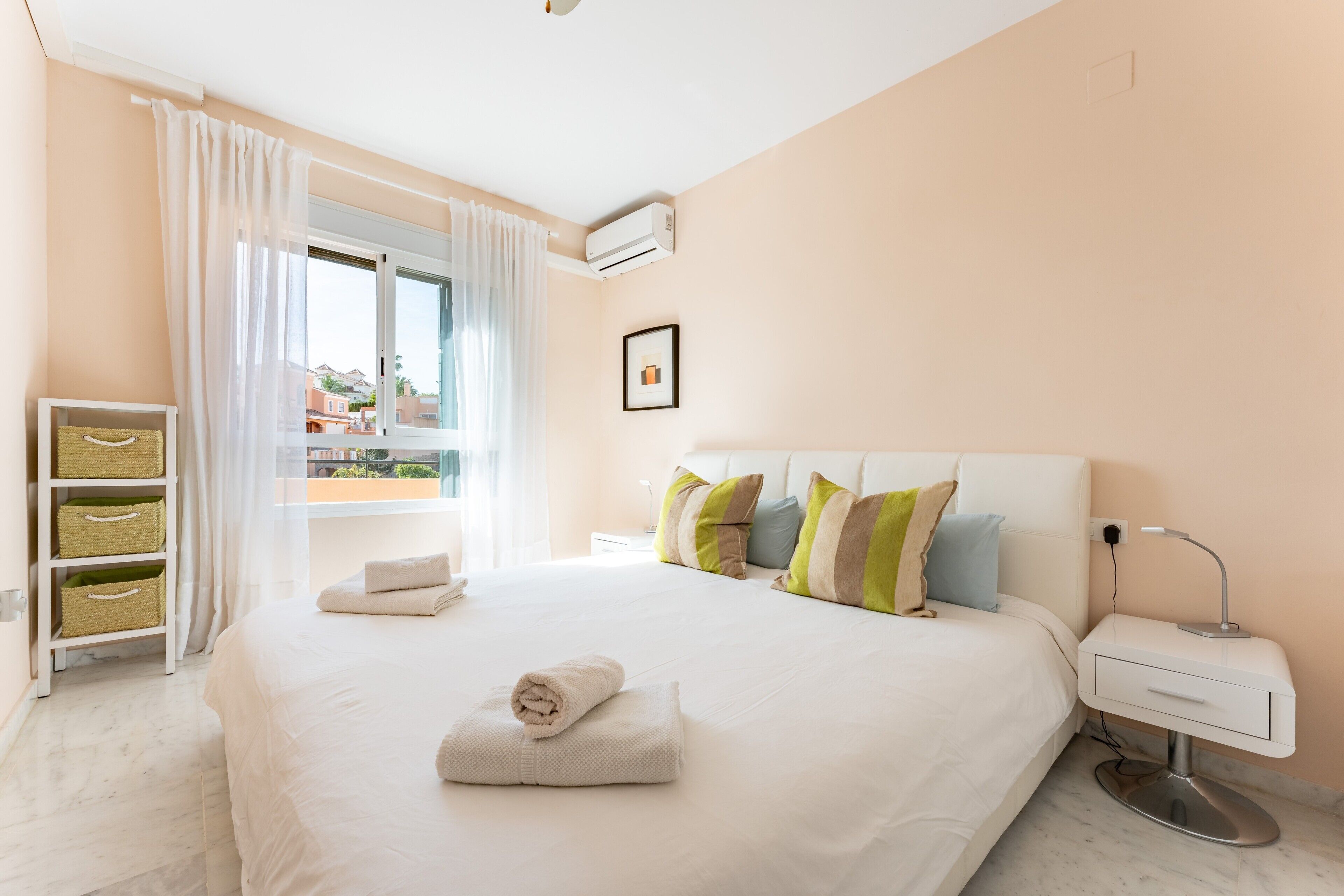 3 chambres, fer et planche à repasser, Wi-Fi gratuit, draps fournis