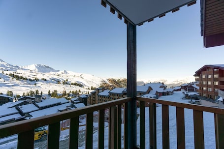 Property grounds. Apartment 'Appartemennt Belle Plagne' with Mountain View and Balcony