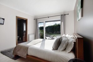 3 camere, ferro/asse da stiro, Wi-Fi gratuito, lenzuola