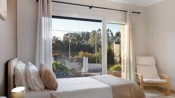 3 bedrooms, iron/ironing board, free WiFi, bed sheets