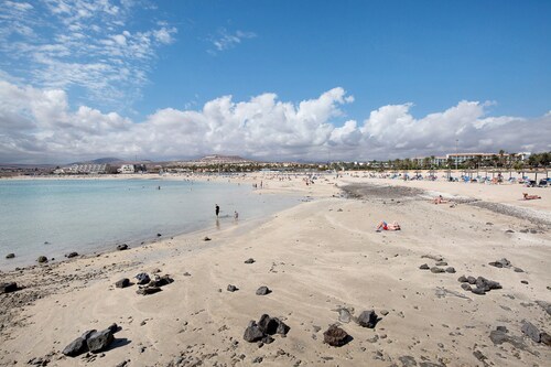 Vacation Home "Casa Cactus" with Mountain View, Private Terrace & Wi-Fi
