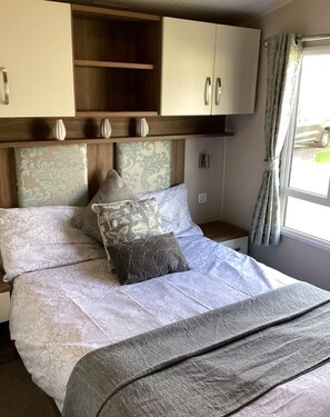 Cabin, Multiple Beds | 4 bedrooms, free WiFi, bed sheets