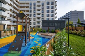 Children’s play area – outdoor - Miedziana Apartment Wrocław by Renters (Wroclaw)