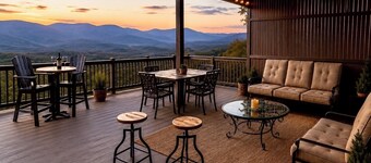 Spectacular Views-5BR-Hot Tub-Game Rm-TOP Location-dog friendly-near wineries!