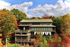 Exterior - Spectacular Views-5BR-Hot Tub-Game Rm-TOP Location-dog friendly-near wineries! (Dahlonega)