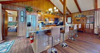 Amazing VIEWS,5br 3bth,Updated,Sleeps 10,2 Huge Decks,PRIVACY EV Charger